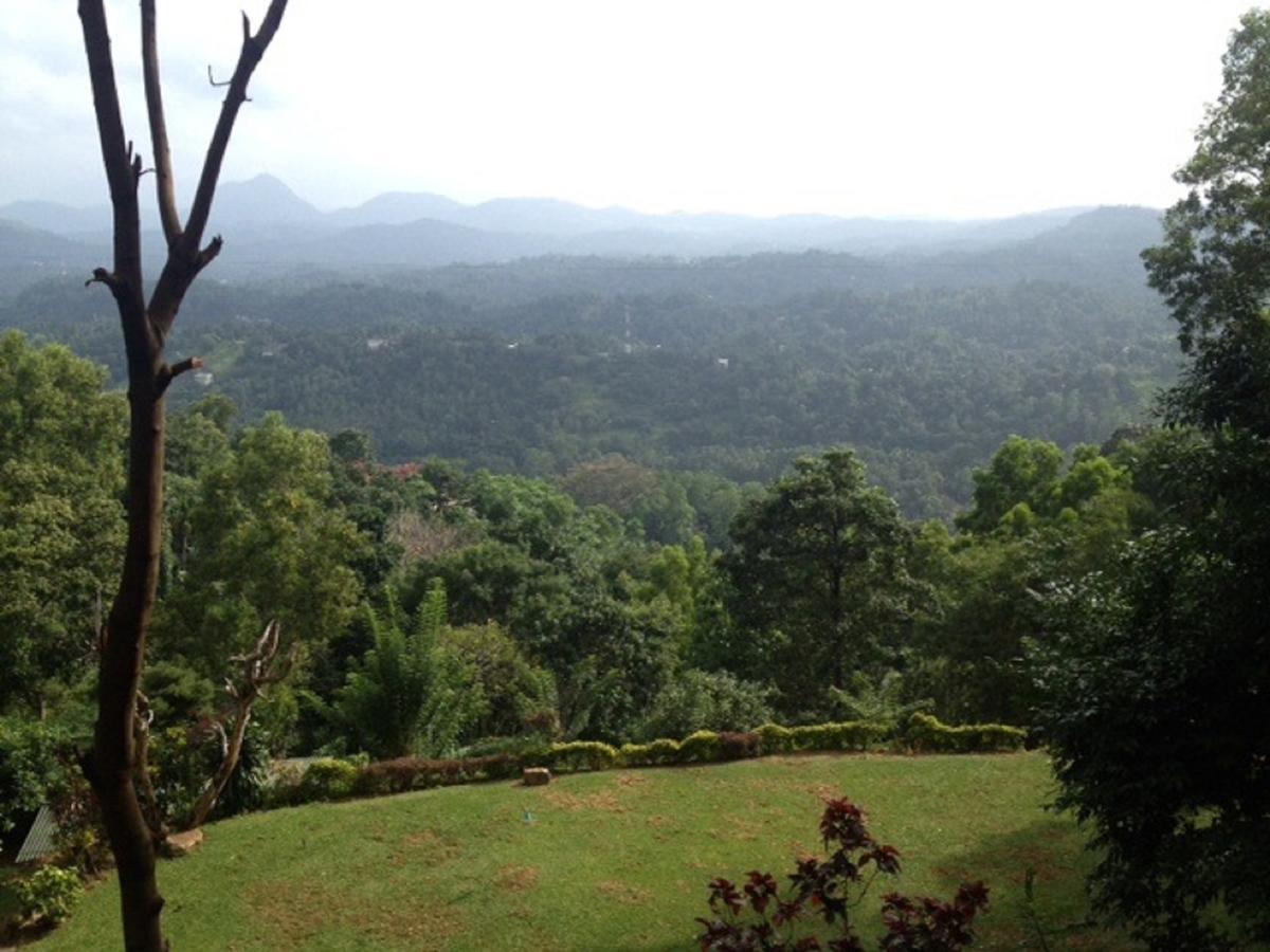 Mowbrey House Hotel แคนดี้ ภายนอก รูปภาพ