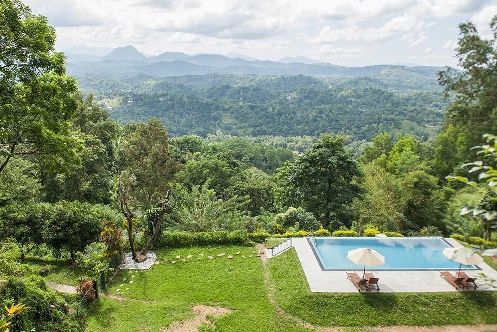 Mowbrey House Hotel แคนดี้ ภายนอก รูปภาพ